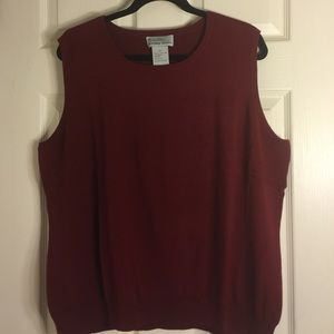 New burgundy sleeveless sweater