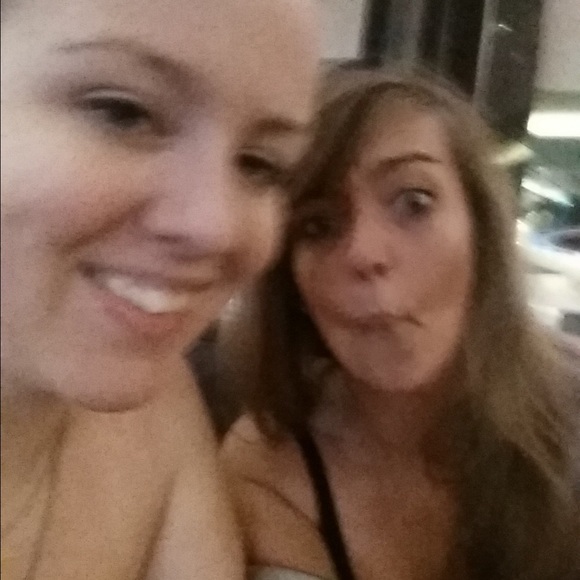 Meet your Posher, Liz - Picture 1 of 1