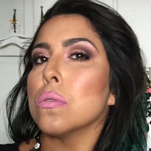 Meet your Posher, Yvonne