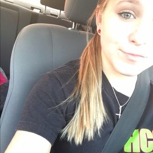 Meet your Posher, Annastasia