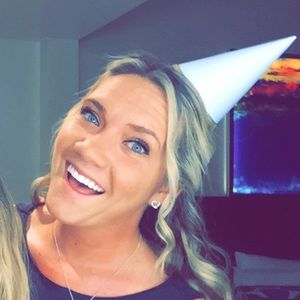 Meet your Posher, Logan