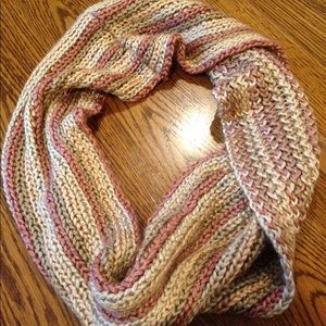 Knitted scarf