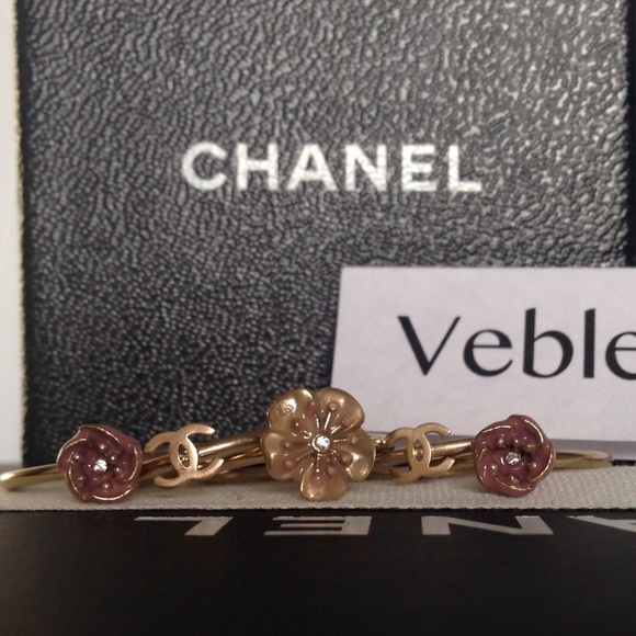 Chanel 5 Stackable Camellia Flowers CC Rings - Picture 1 of 4