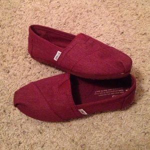 Maroon Toms shoes
