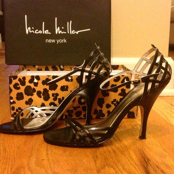 Nicole Miller Black 4 inch heels
