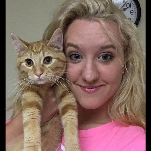 Meet your Posher, Sammi - Picture 2 of 3