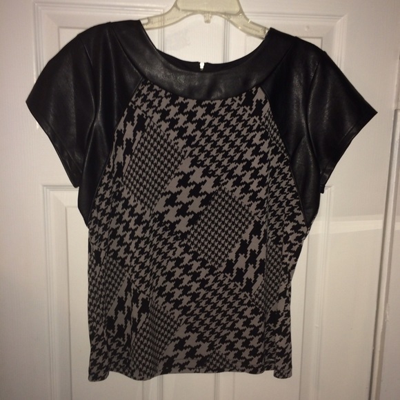 Houndstooth Print TShirt