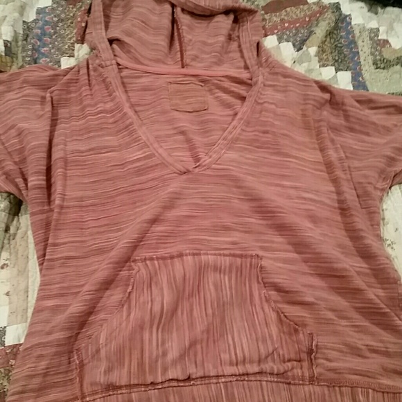 Hooded short sleeved v necked kangaroo pouch shirt