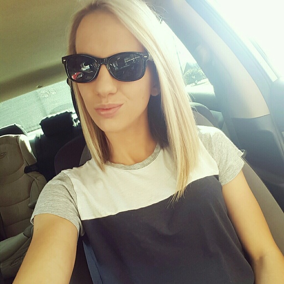 Meet your Posher, Casey