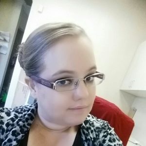 Meet your Posher, Desiree