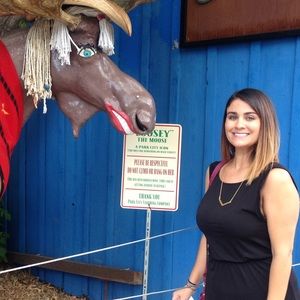 Meet your Posher, Alix