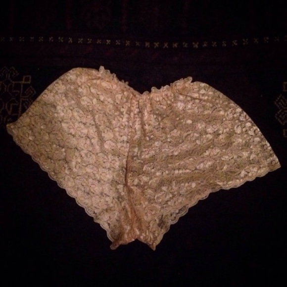 Vintage style pink lace high waisted bloomers. - Picture 2 of 3