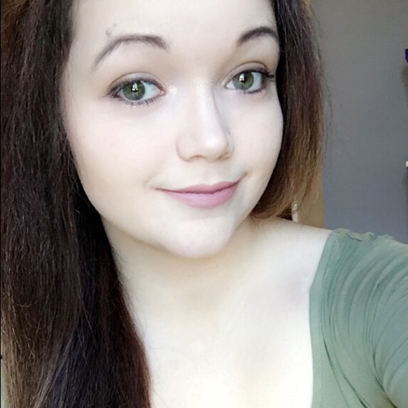 Meet your Posher, Kati - Picture 2 of 2