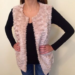 Forever 21 Faux Fur Vest Cream Beige Size Small