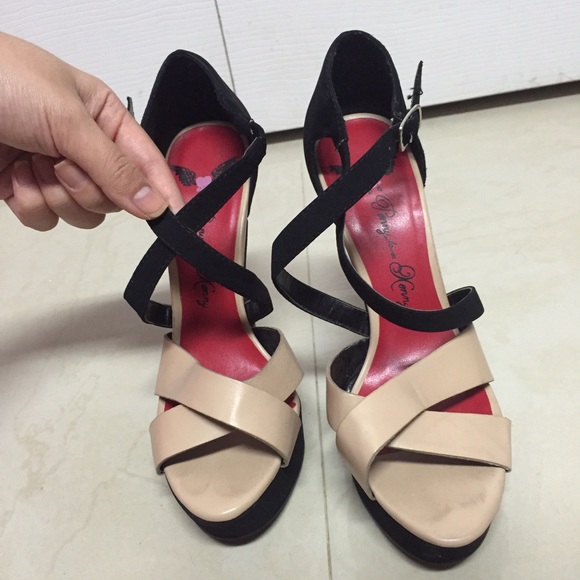 Heels - Picture 2 of 3