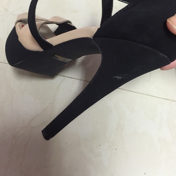 Heels - Picture 3 of 3