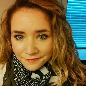 Meet your Posher, Deborah