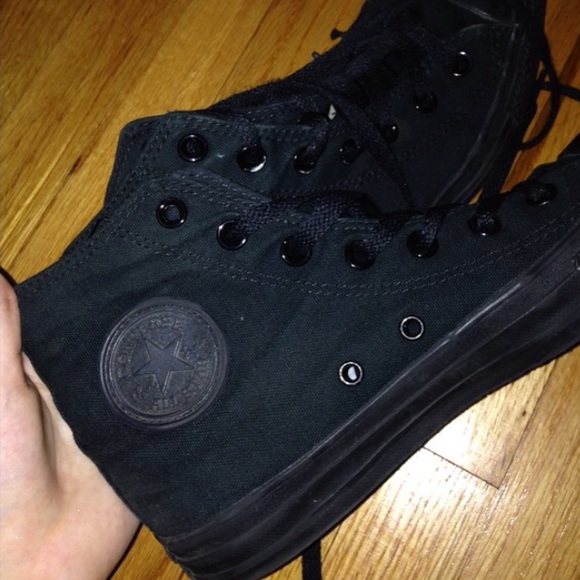 ALL BLACK CONVERSE