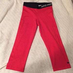 Nike pro crop leggings