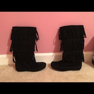 Black fray boots