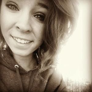 Meet your Posher, Lydia