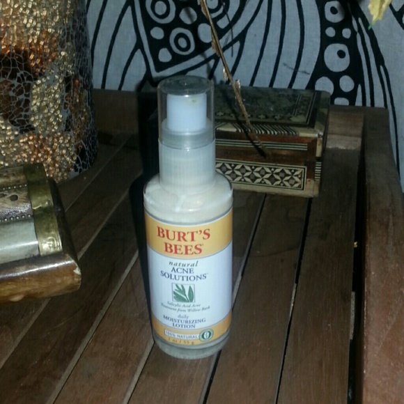 Burt's Bees Natural Acne Solutions moisturizer