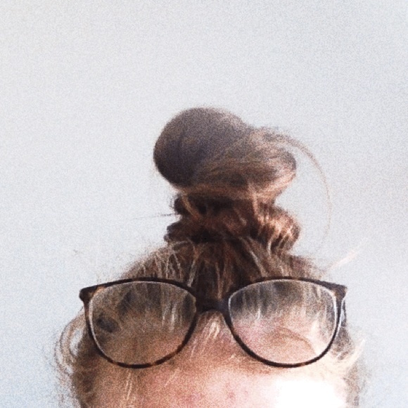 Meet your Posher, Lauren - Picture 1 of 1