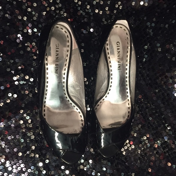 Gianni Bini Black & Silver Open Toe Wedges