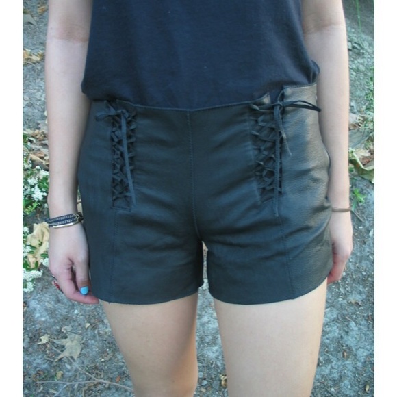 Illia leather shorts