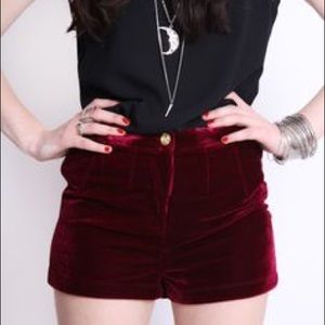 Host pick 🎊💝🌟🎀NWOT Topshop velvet shorts
