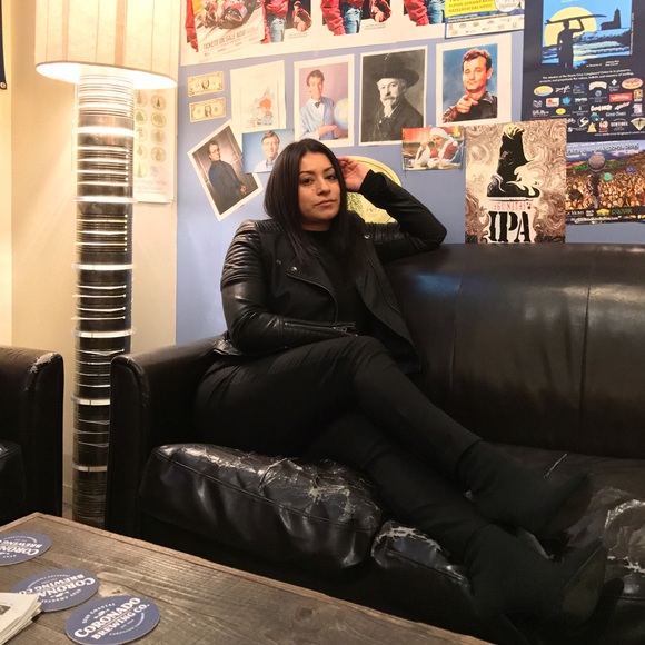 Meet your Posher, Cory - Picture 4 of 4