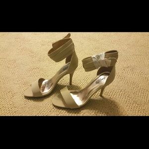 BNWOT Charlotte Russe heels