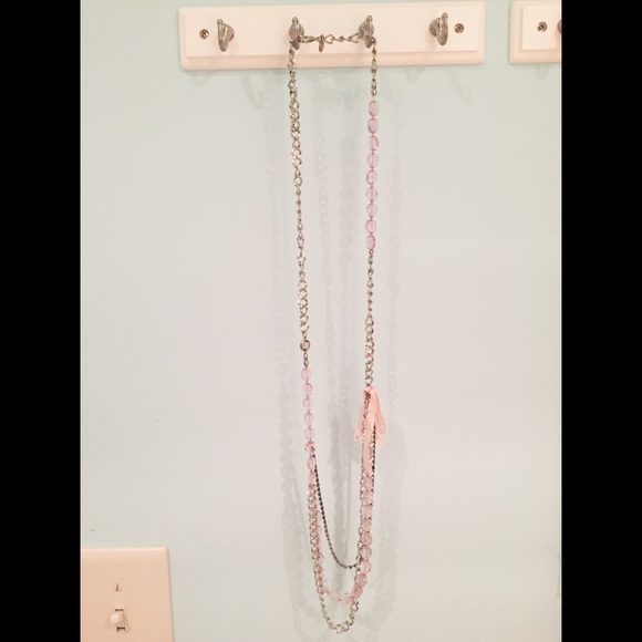 Beaded chain necklace with cute bow!