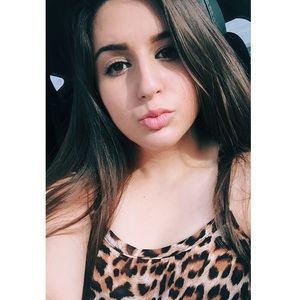 Meet your Posher, Isabel