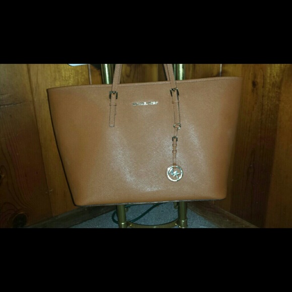 Michael kors jet set travel tote
