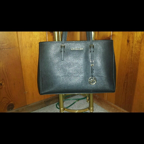 Michael kors jet set tote