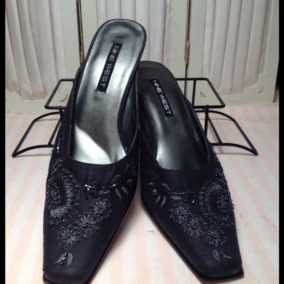 Nine West Linen/Beaded Slip-On