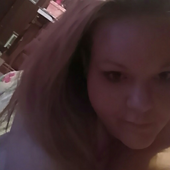 Meet your Posher, Jackie - Picture 2 of 2