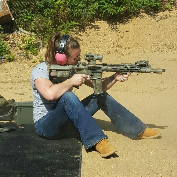 Meet your Posher, Elizabeth