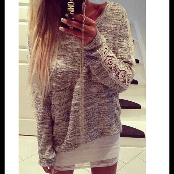 Boutique Tops - 🎉🎉HP🎉🎉 Scoop Neck Long Sleeve Spliced T-shirt