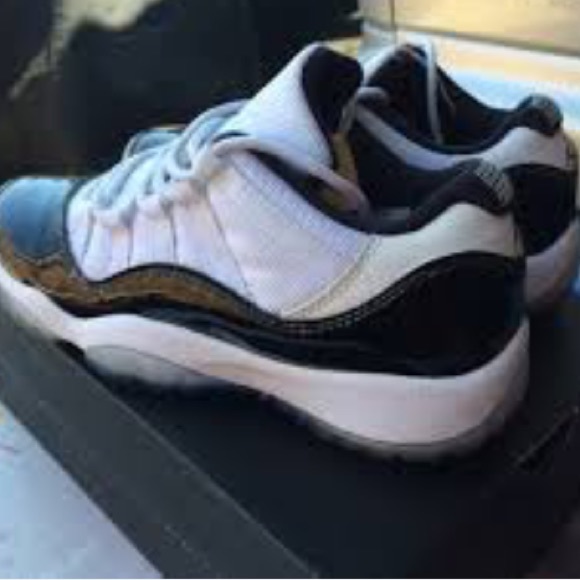 Jordan 11 low - Picture 2 of 3