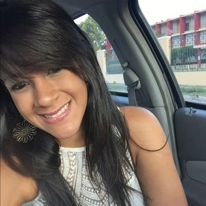 Meet your Posher, Gabriela