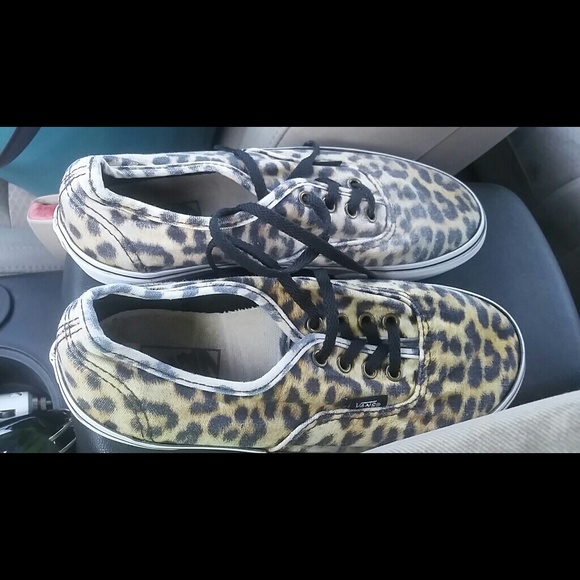 Leopard print Van's size 3.5 girls
