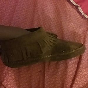 Mocasin boots