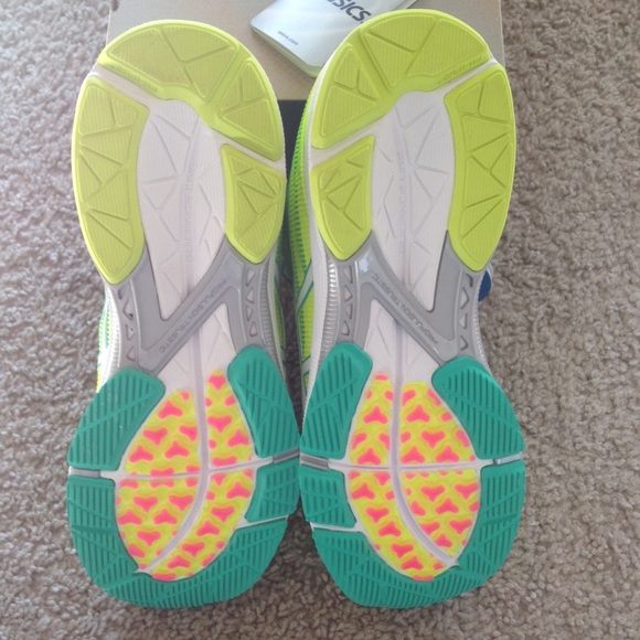 ***SOLD on another site***Asics Gel DS Trainer - Picture 4 of 4