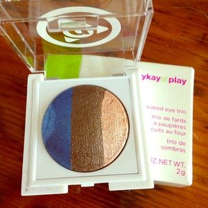 Out of the Blue eyeshadow