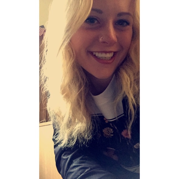 Meet your Posher, Kylee - Picture 1 of 1