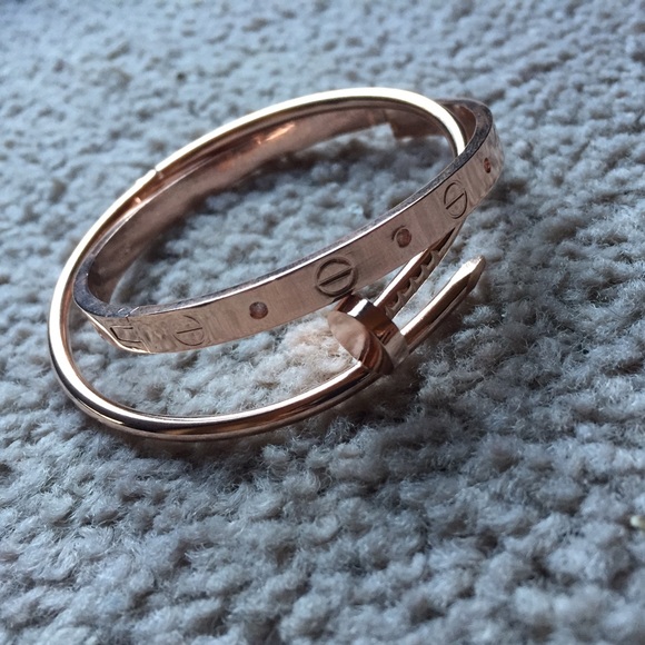 Screw bracelet