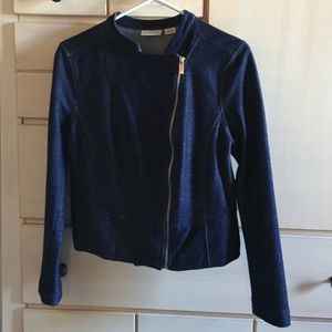 Too small. Worn twice