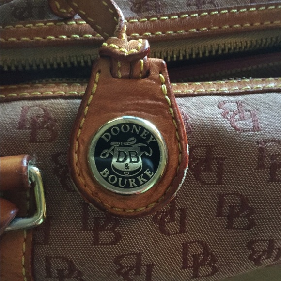Dooney & Bourke purse